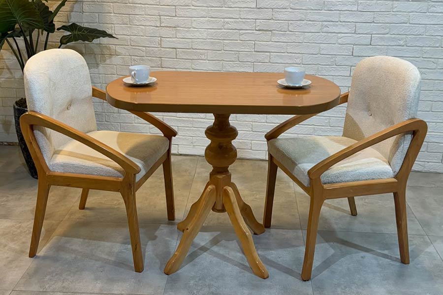 اگر در یک آپارتمان کوچک زندگی می‌کنید یا فضای غذاخوری محدودی دارید، میزهای 2 نفره بهترین انتخاب هستند.